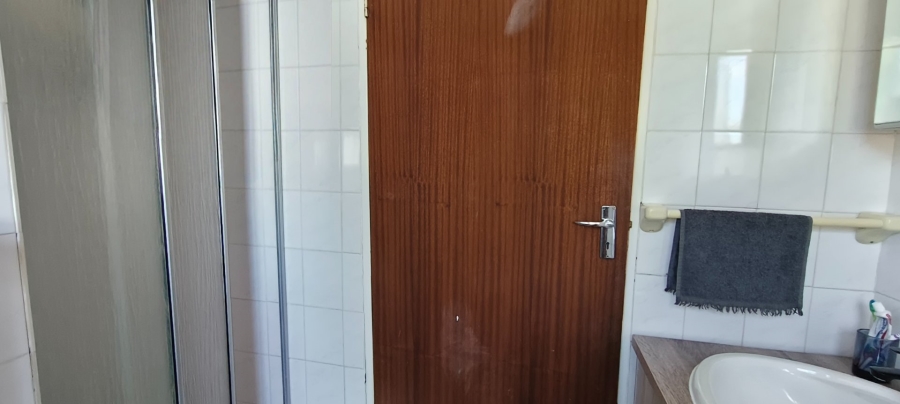 2 Bedroom Property for Sale in Langenhovenpark Free State